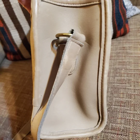 Vintage Coach Putty Leather Brighton Bag - Picture 7 of 9